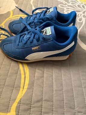 Puma Blue and White Easy Rider Trainers